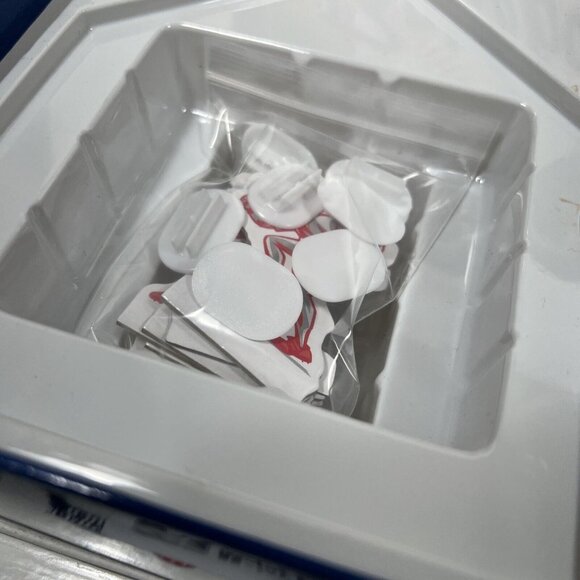 BASEBALL FRENZY, Major League Baseball Trivia Board Game Complete Game 2004 - Picture 6 of 6